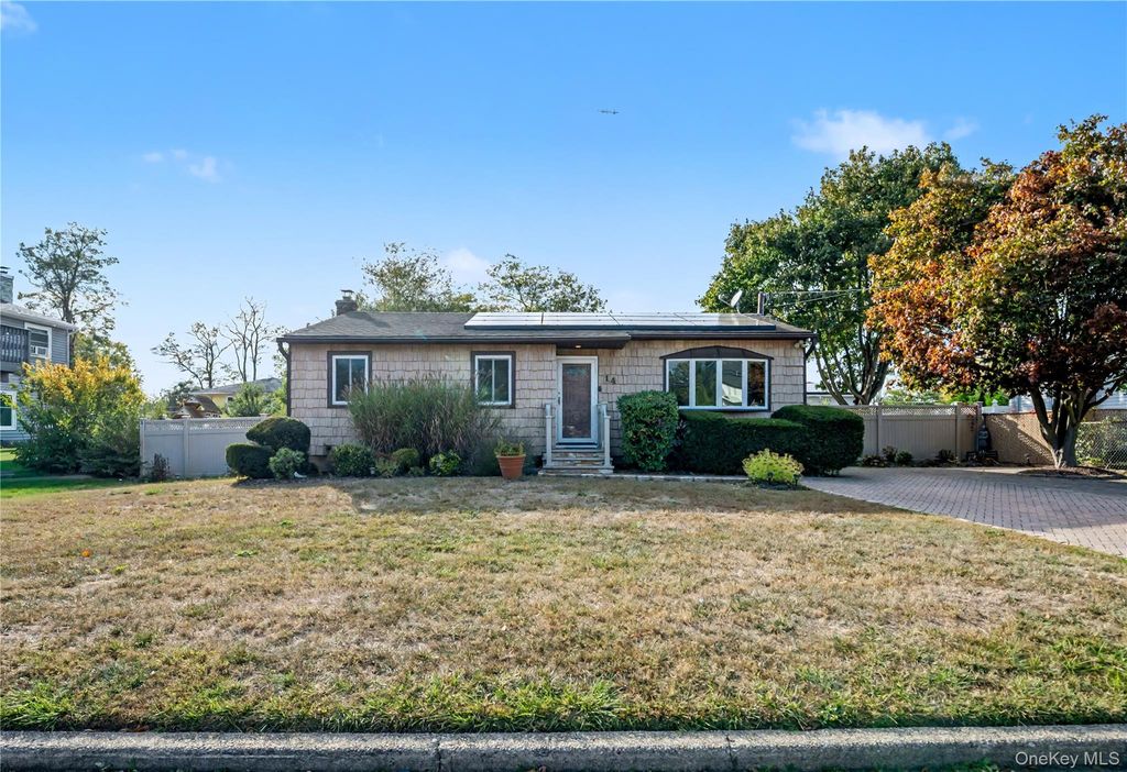 Photo of 14 Campbell Street, Amityville, NY 11701 (MLS # 922264)