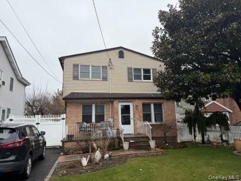 Homes For Sale - 212 Gordon Avenue<br/> Carle Place, NY 11590