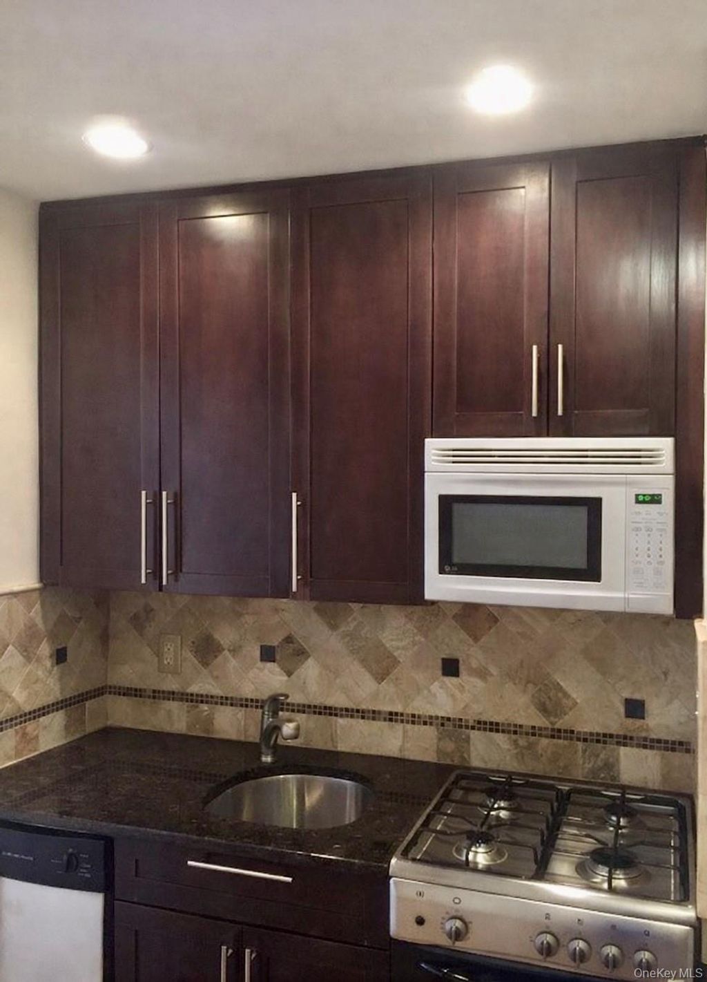 Photo of 1420 York Avenue #2L, New York (Manhattan), NY 10021 (MLS # 956617)