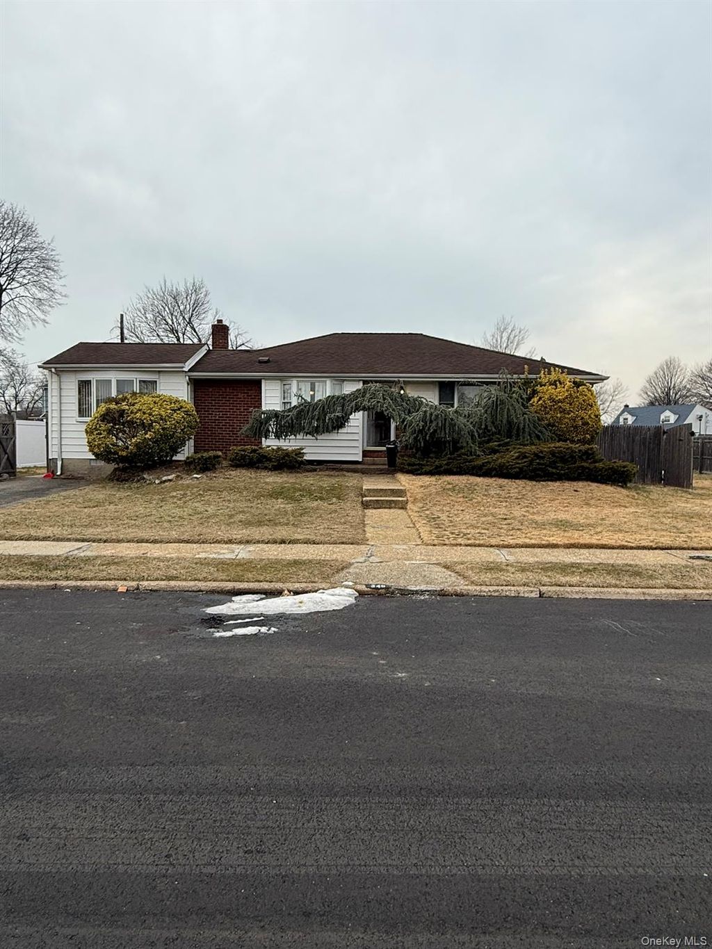 Photo of 346 Holmes Street, Levittown, NY 11756 (MLS # 949241)