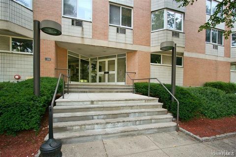 14 Nosband Avenue 2E White Plains NY 10605