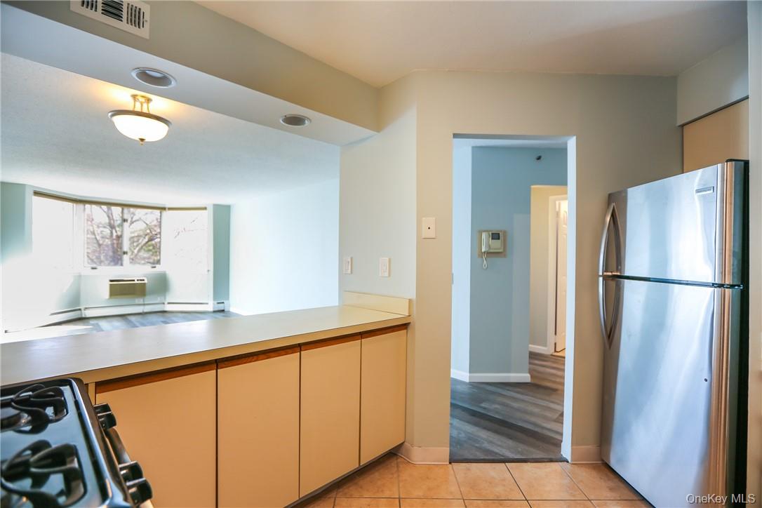 14 Nosband Avenue 2E