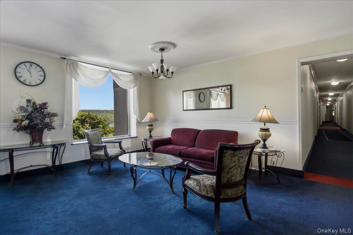 279 N BROADWAY 6C