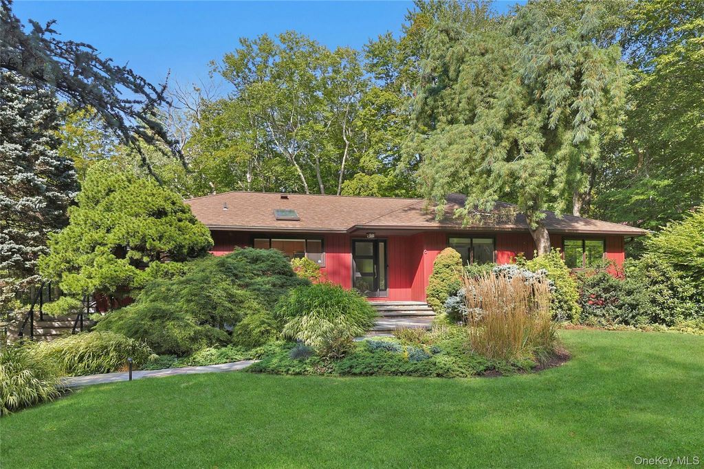 Photo of 6 Killington Street, Chappaqua, NY 10514 (MLS # 952785)