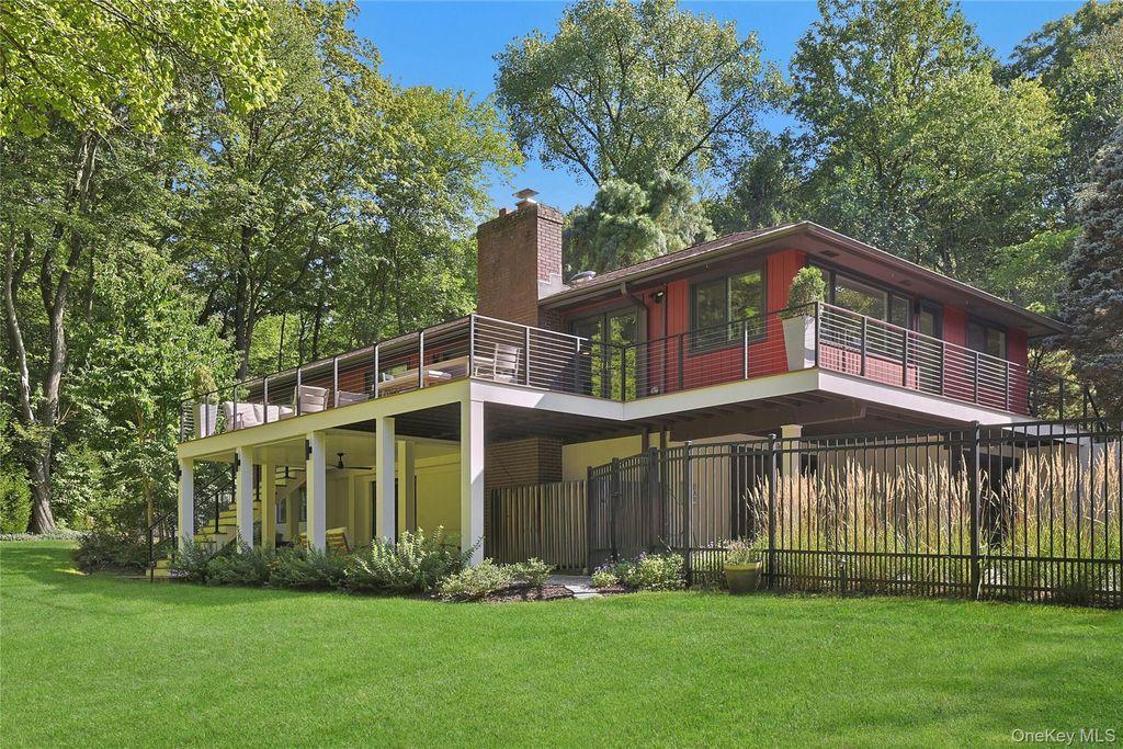 Photo of 6 Killington Street, Chappaqua, NY 10514 (MLS # 952785)