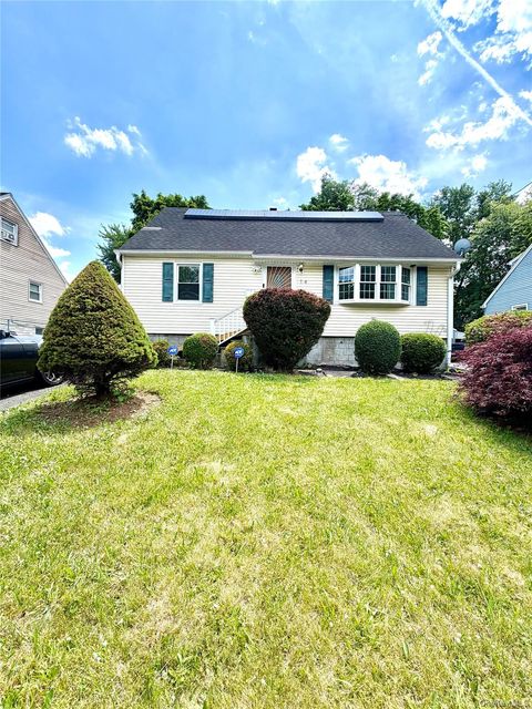 Homes For Sale - 14 E Hickory Street<br/> Spring Valley, NY 10977