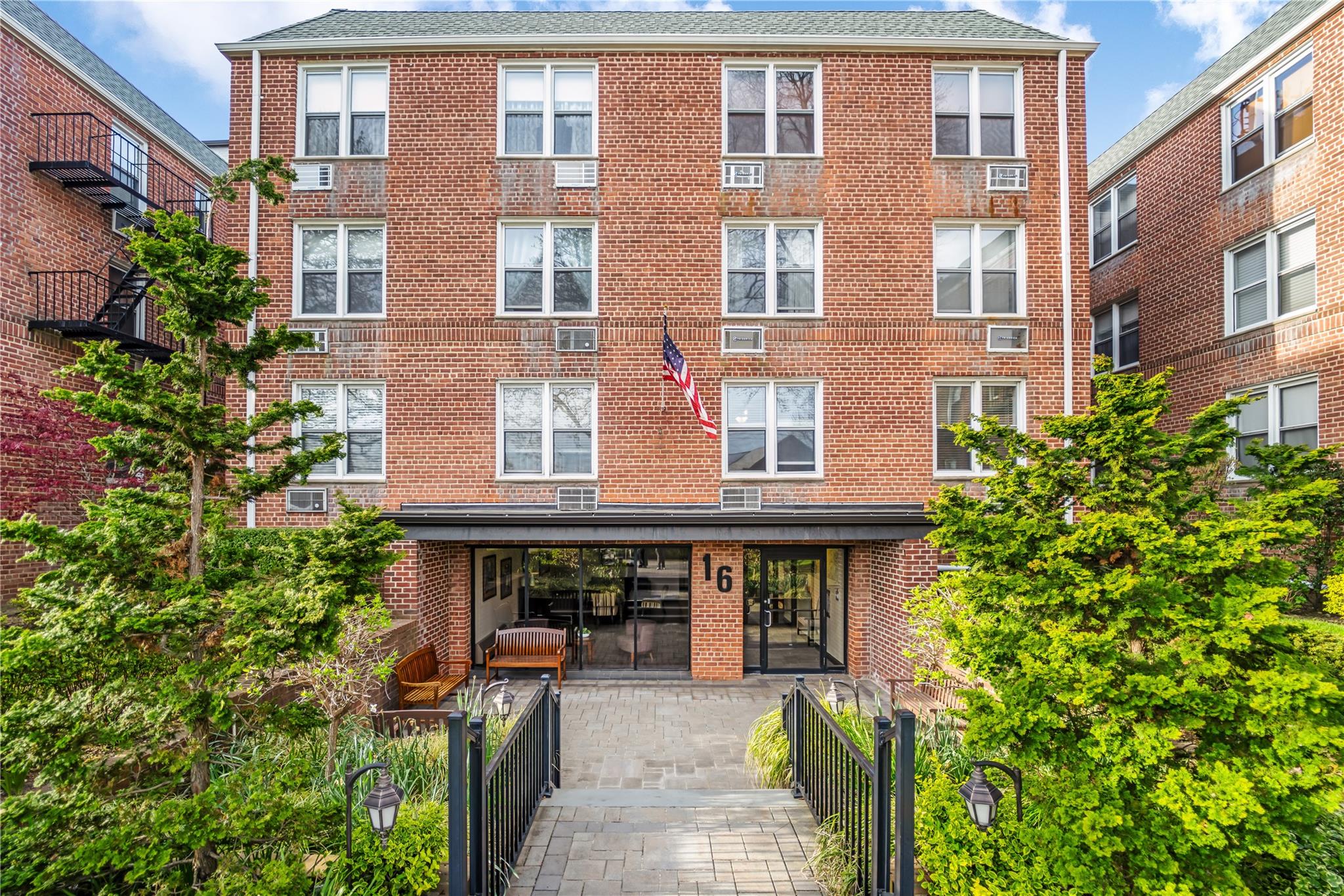 16 Main Street St #3R, East Rockaway, New York image 2