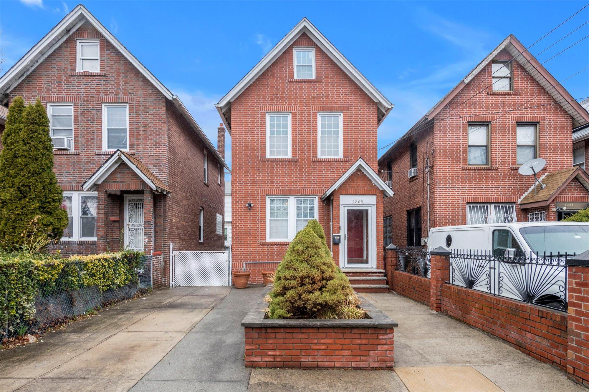 Property for Sale at Bussing Avenue, Bronx, New York - Bedrooms: 3 
Bathrooms: 3 
Rooms: 8  - $645,000