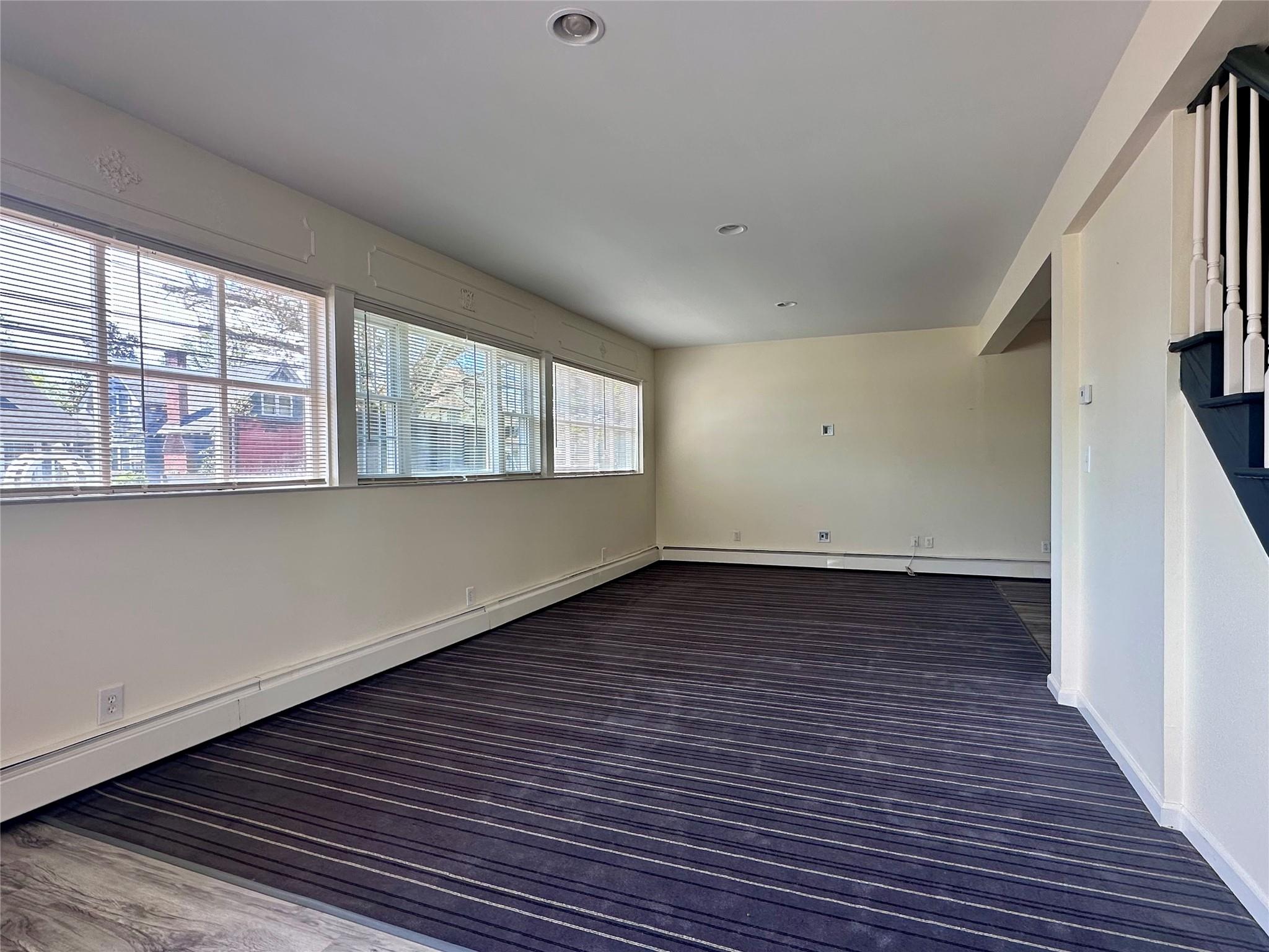 89 Park Avenue, Bay Shore, New York image 6