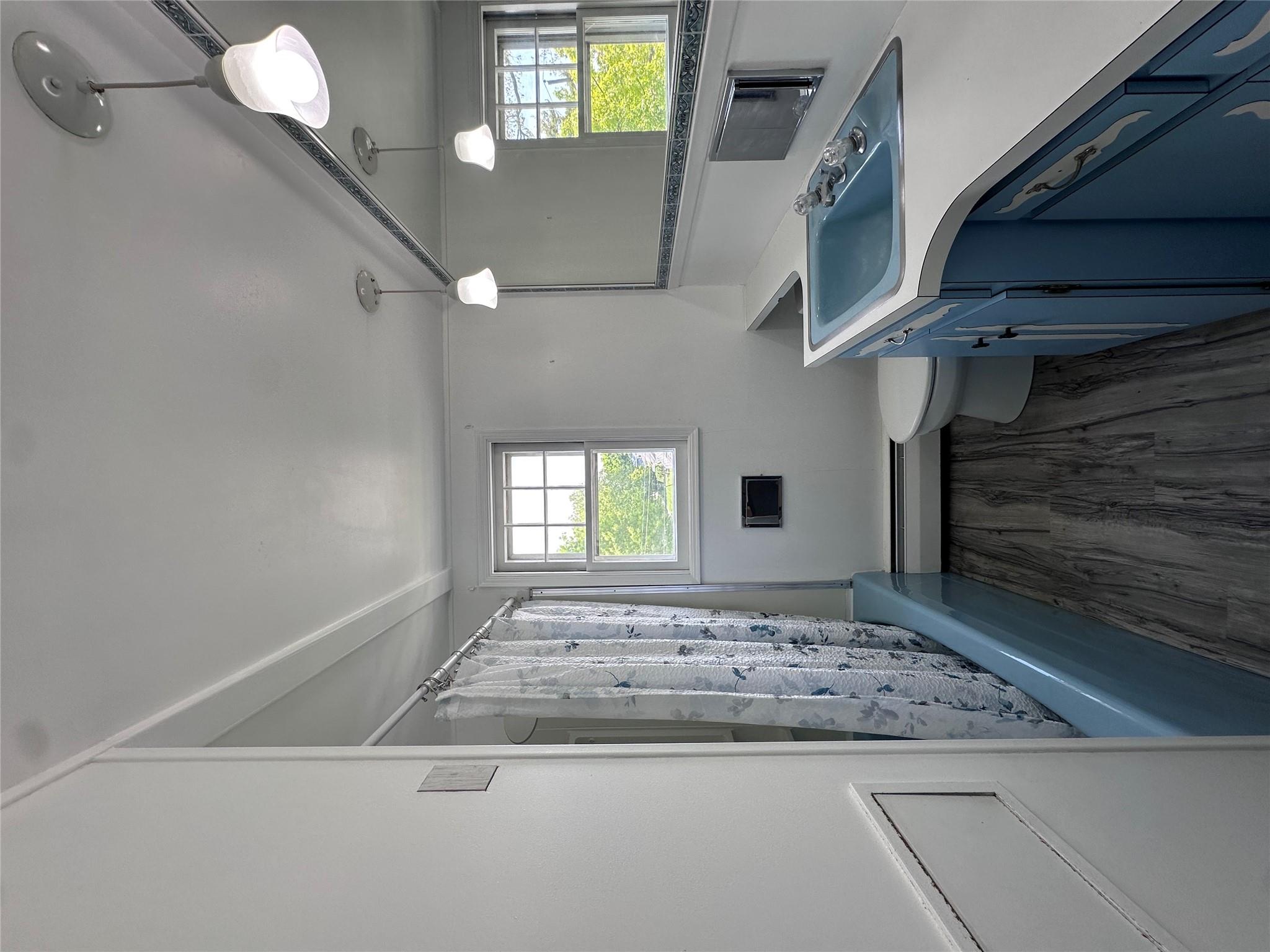 89 Park Avenue, Bay Shore, New York image 25