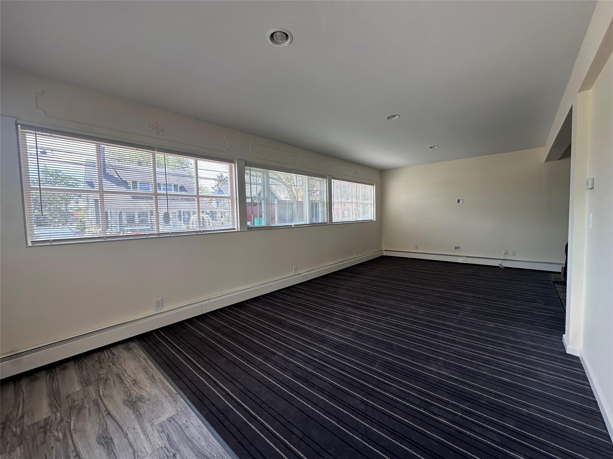 89 Park Avenue, Bay Shore, New York image 4