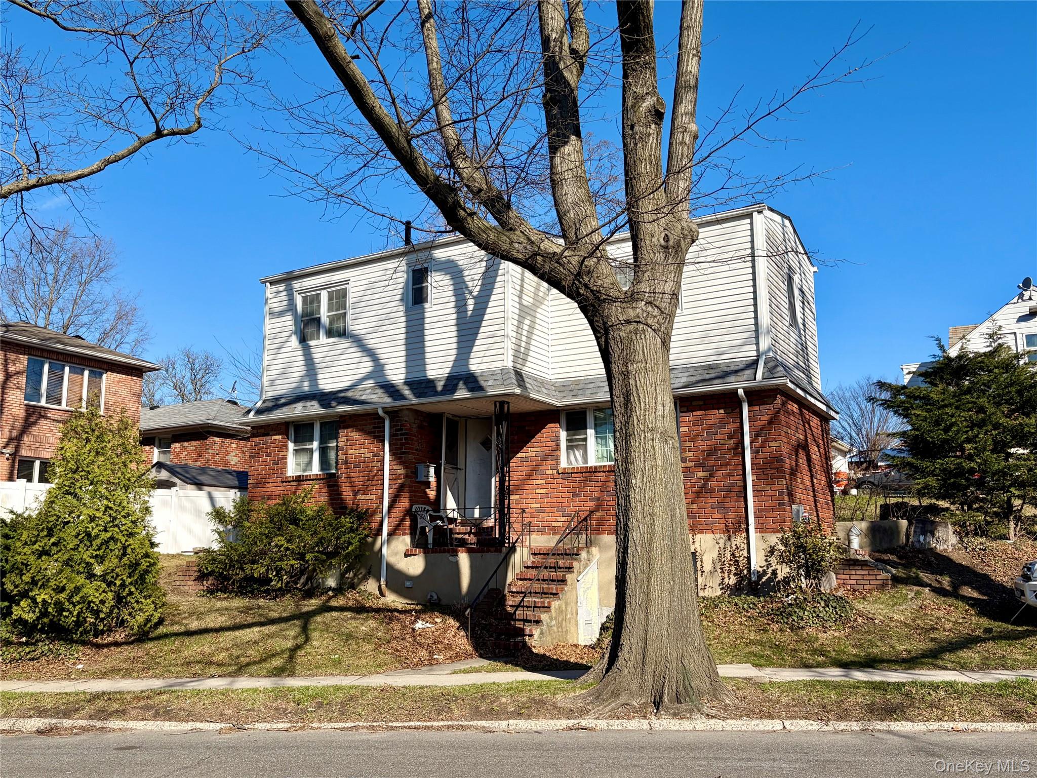 252-15 Horace Harding Expressway