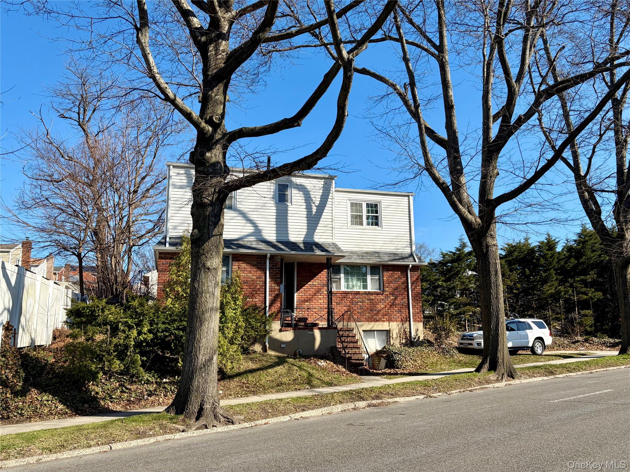 252-15 Horace Harding Expressway