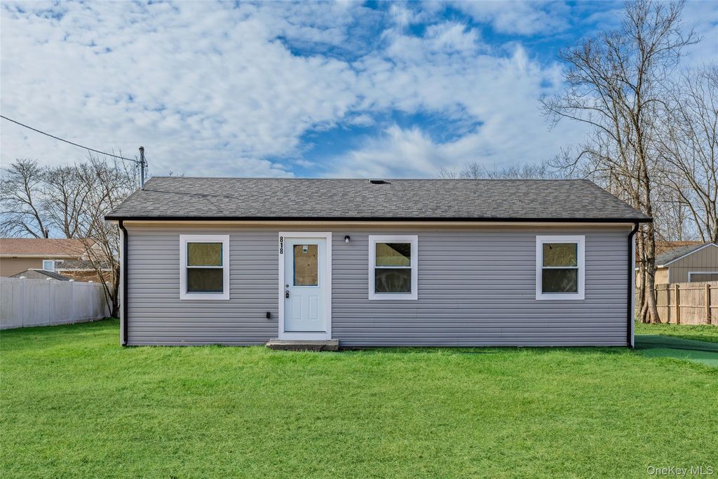 Photo of 818 Meade Avenue, Bellport, NY 11713 (MLS # 954348)