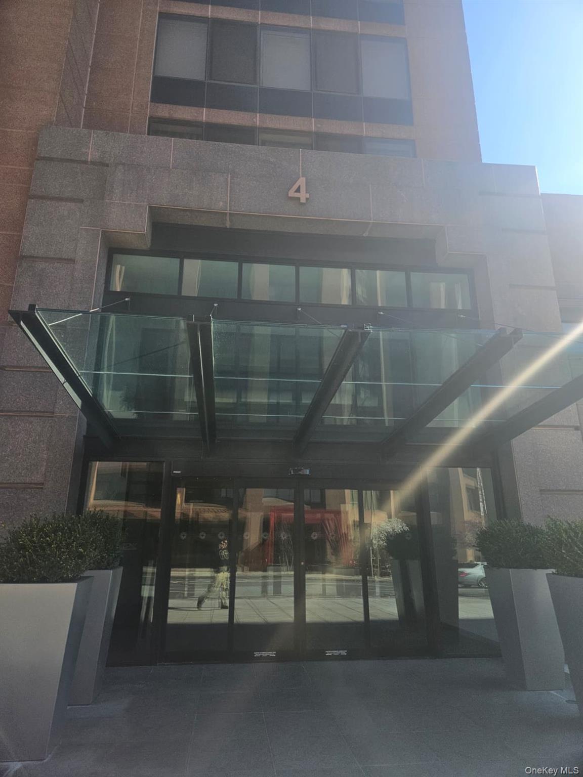 4 Martine Avenue 1501