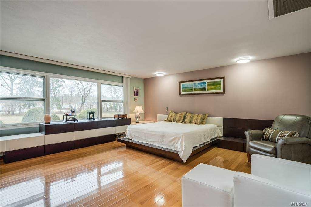 335 Jericho Turnpike, Old Westbury, New York image 20