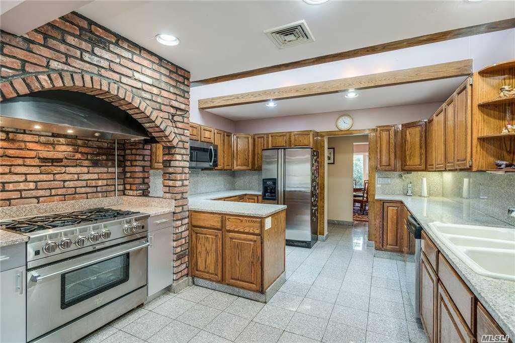335 Jericho Turnpike, Old Westbury, New York image 14