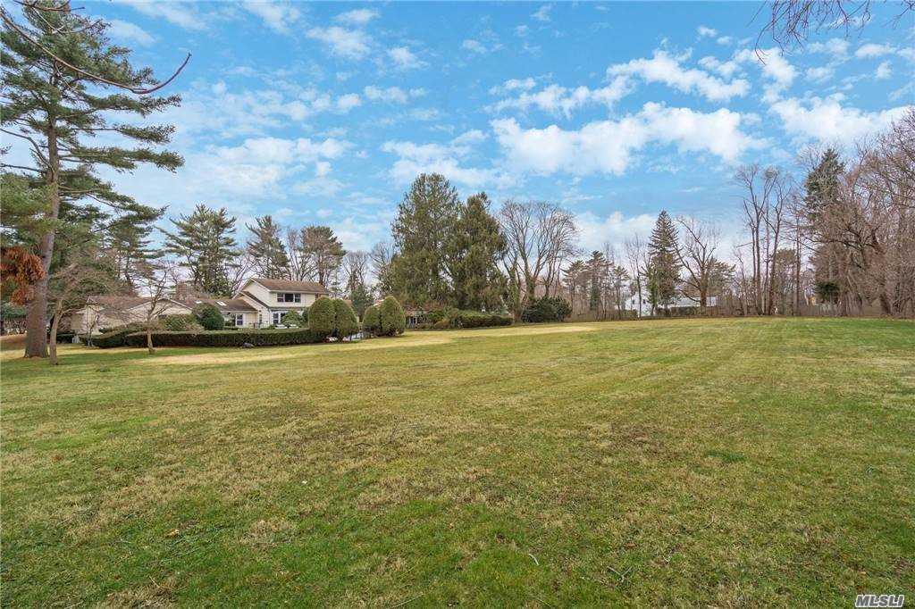 335 Jericho Turnpike, Old Westbury, New York image 32