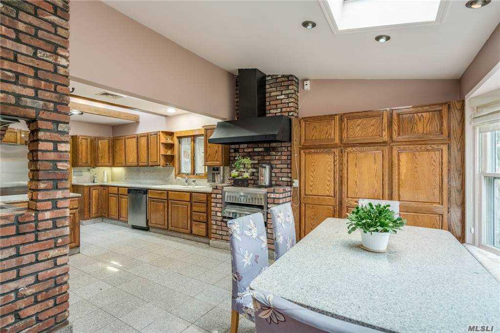 335 Jericho Turnpike, Old Westbury, New York image 15