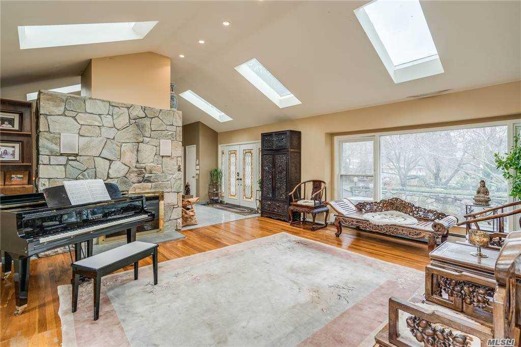 335 Jericho Turnpike, Old Westbury, New York image 8