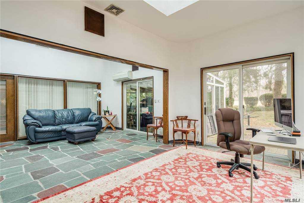 335 Jericho Turnpike, Old Westbury, New York image 29