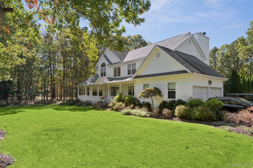 Photo of 175 Clancy Road, Manorville, NY 11949 (MLS # 1062010)