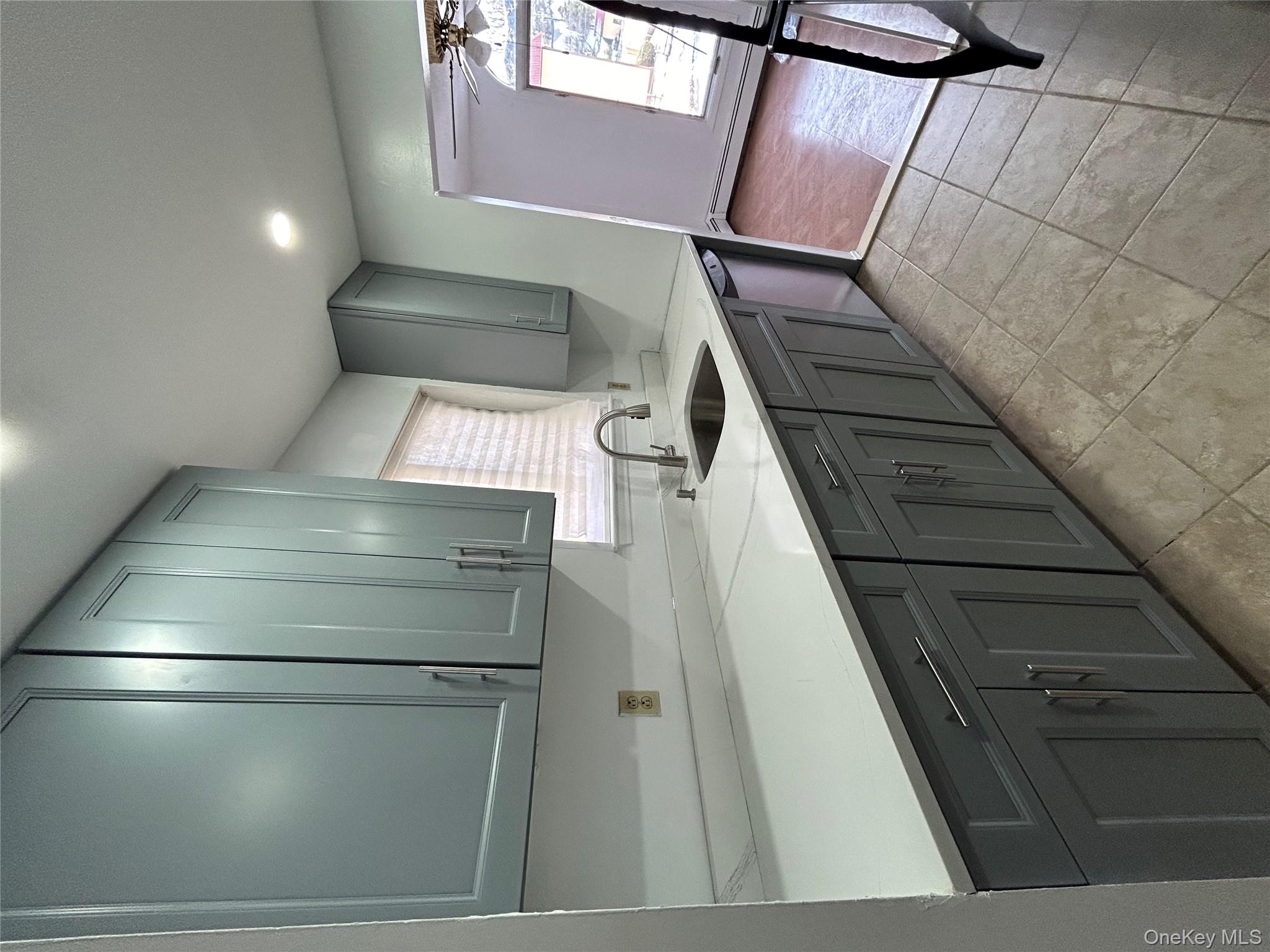 5 Granada Crescent 15