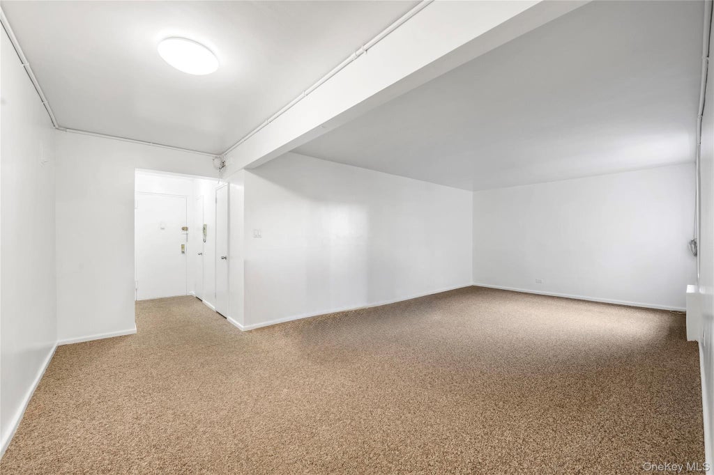 Photo of 224 Union Turnpike #3K, Oakland Gardens, NY 11364 (MLS # 1039872)