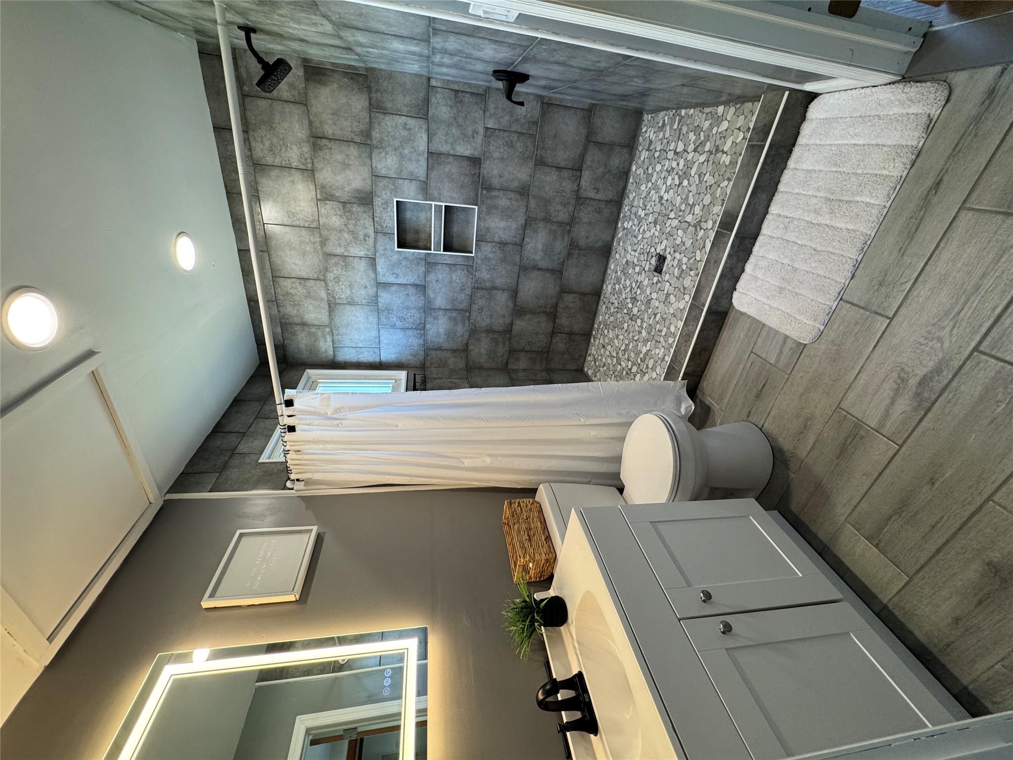 42 S Howell Avenue, Farmingville, New York image 14