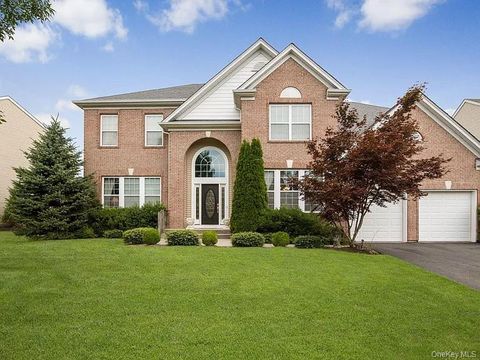 Homes For Sale - 26 Woodstork Drive<br/> Mount Sinai, NY 11766