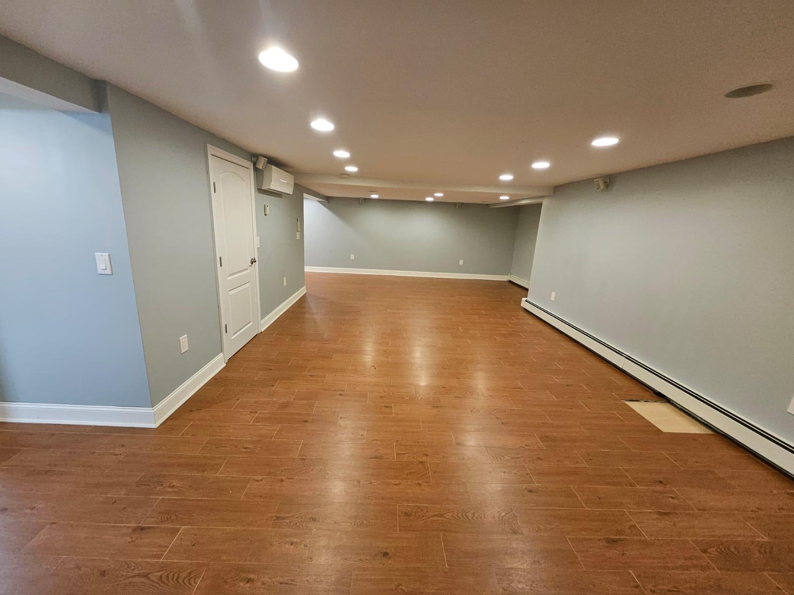 Oyster Bay, New York 11803, United States, 4 Bedrooms Bedrooms, ,3 BathroomsBathrooms,Residential,Active,88917