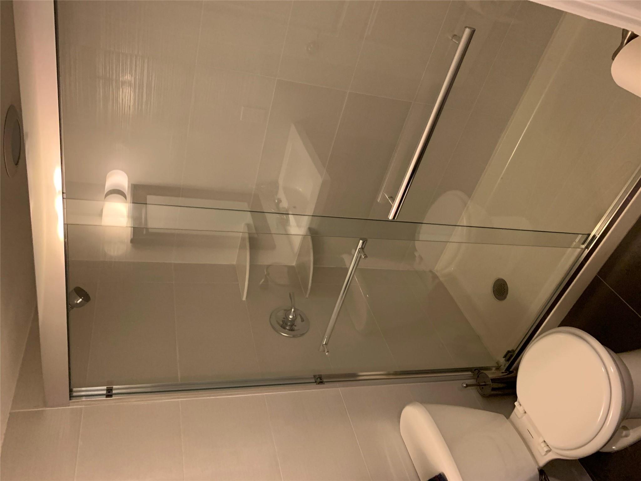 Oyster Bay, New York 11803, United States, 4 Bedrooms Bedrooms, ,3 BathroomsBathrooms,Residential,Active,88917