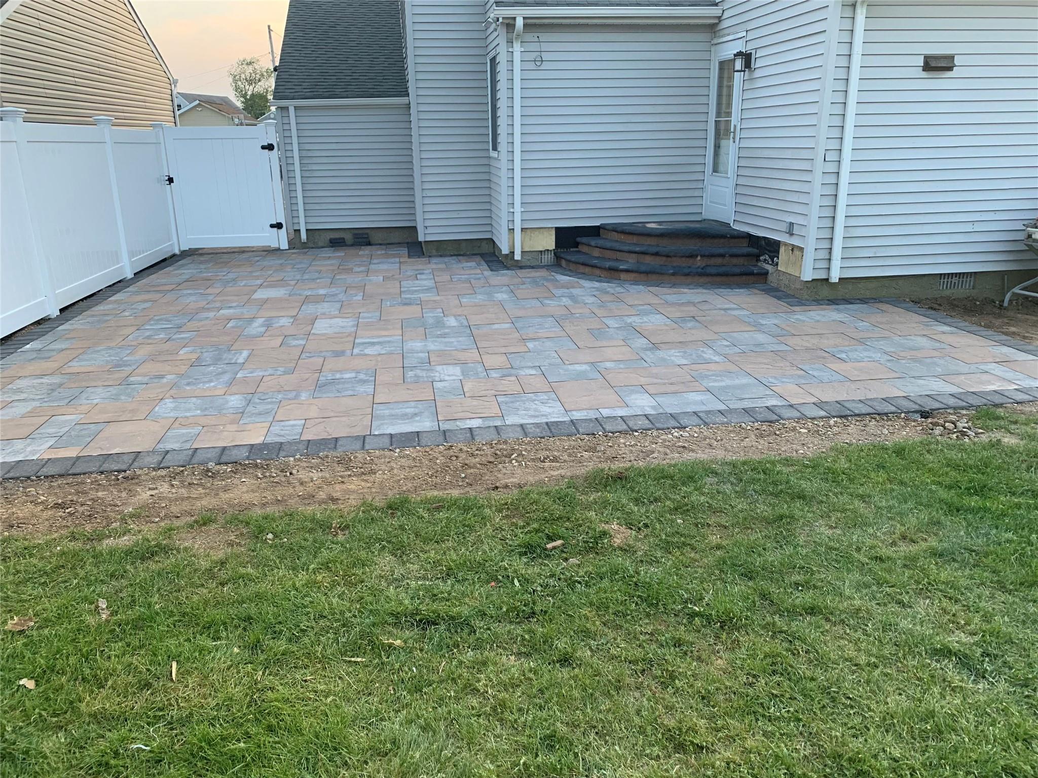 Oyster Bay, New York 11803, United States, 4 Bedrooms Bedrooms, ,3 BathroomsBathrooms,Residential,Active,88917