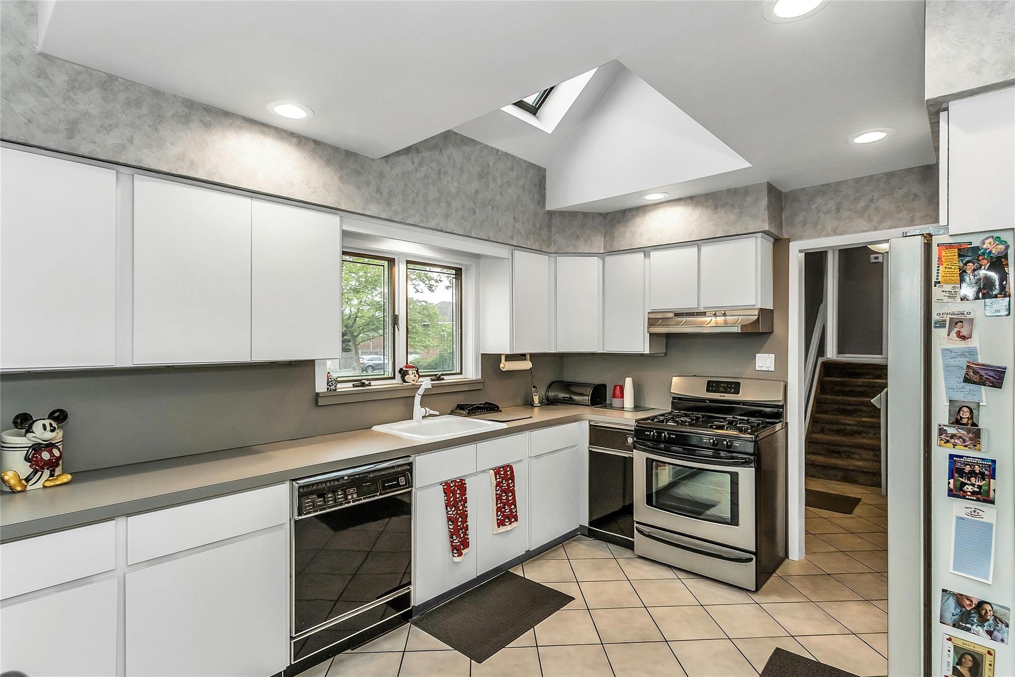 97 Westbury Avenue, Plainview, New York image 7