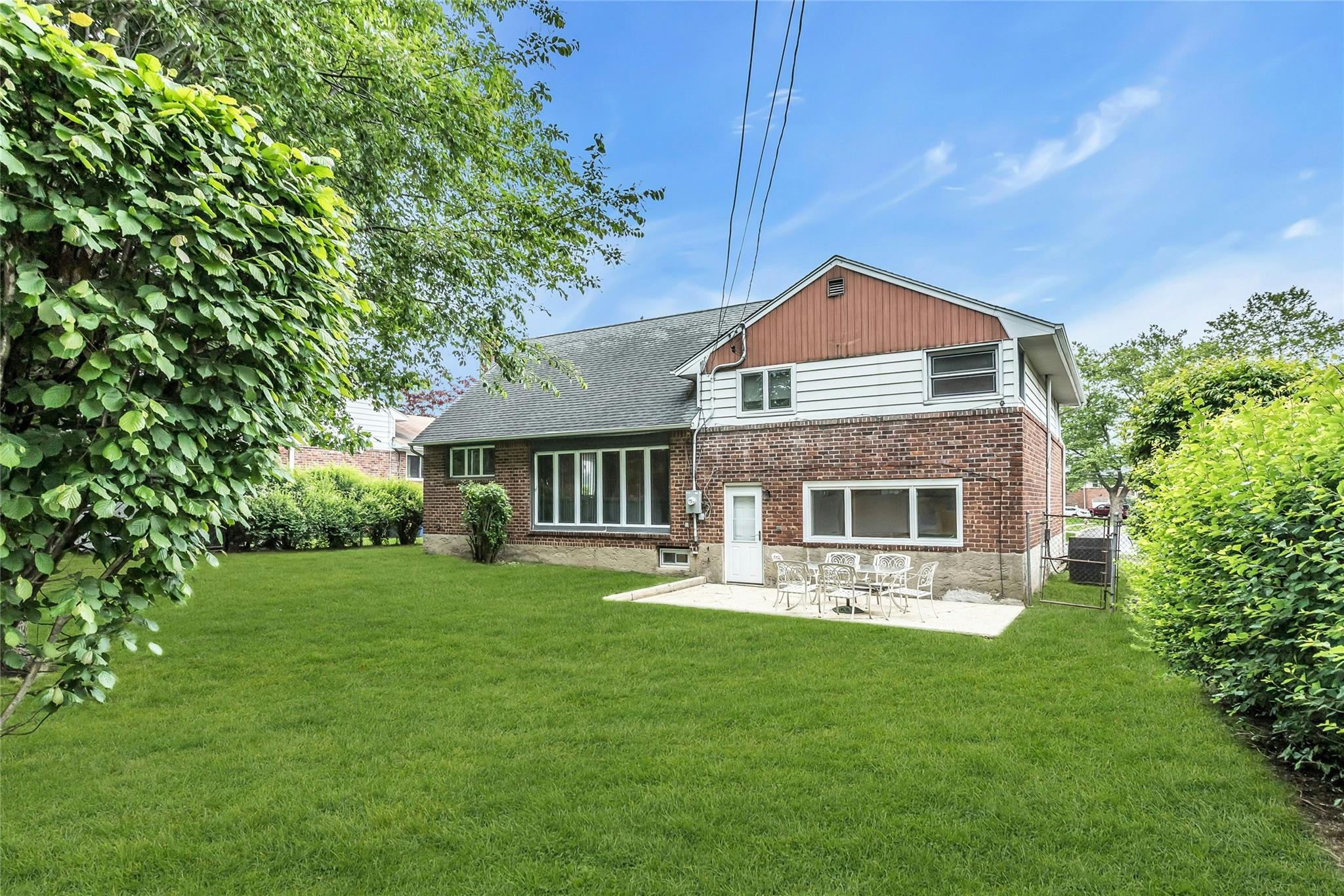 97 Westbury Avenue, Plainview, New York image 29
