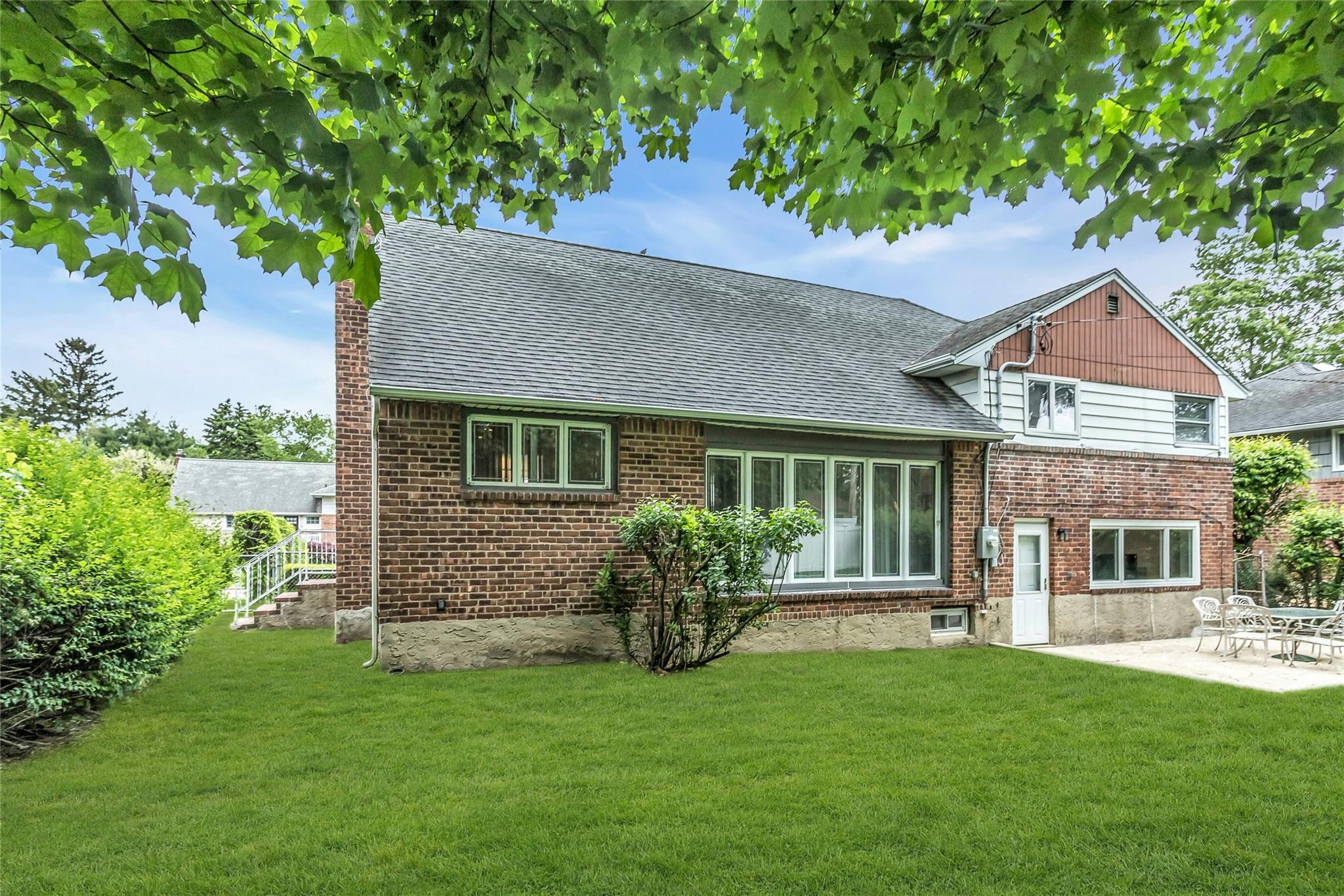 97 Westbury Avenue, Plainview, New York image 30