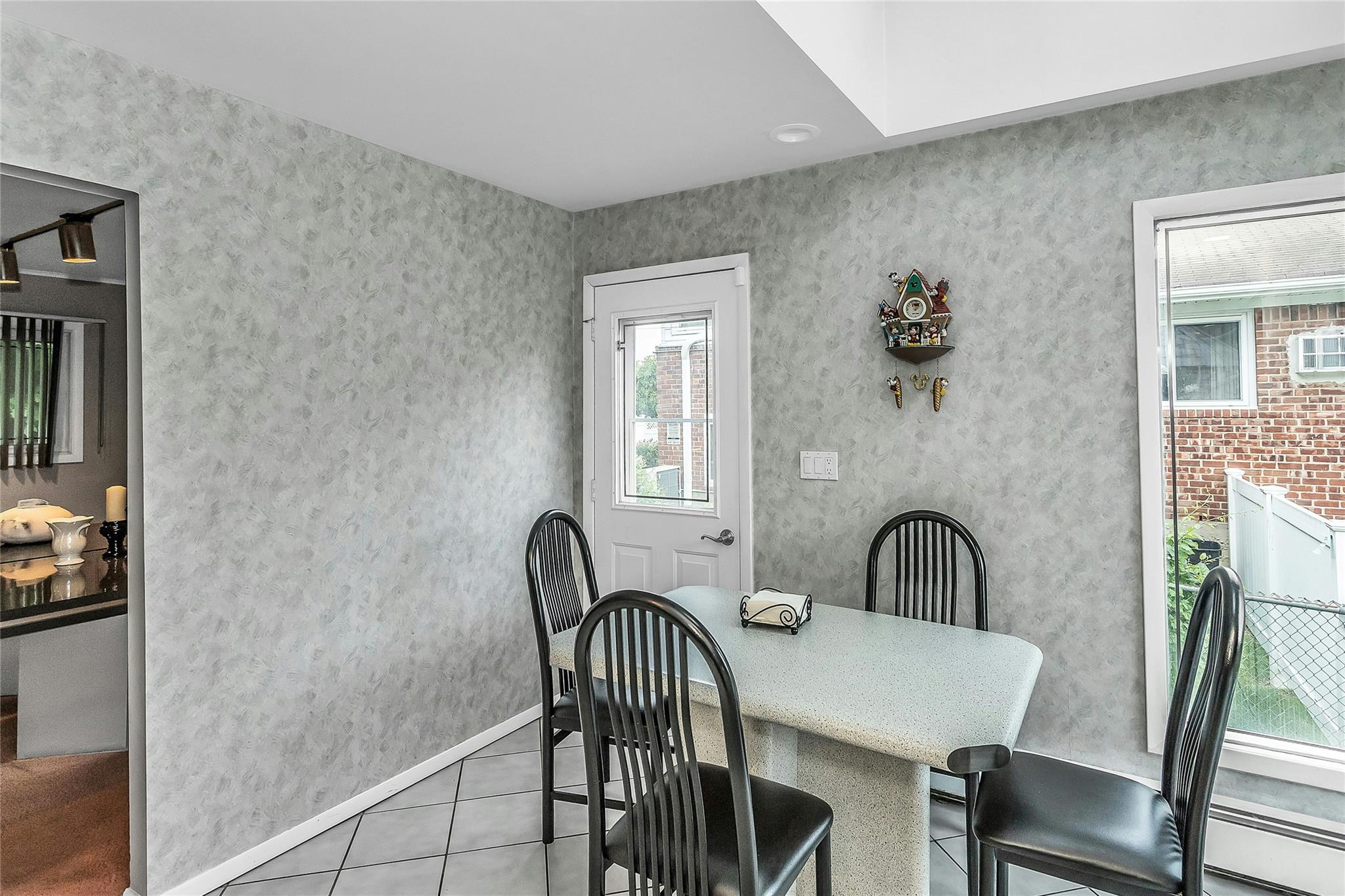 97 Westbury Avenue, Plainview, New York image 8
