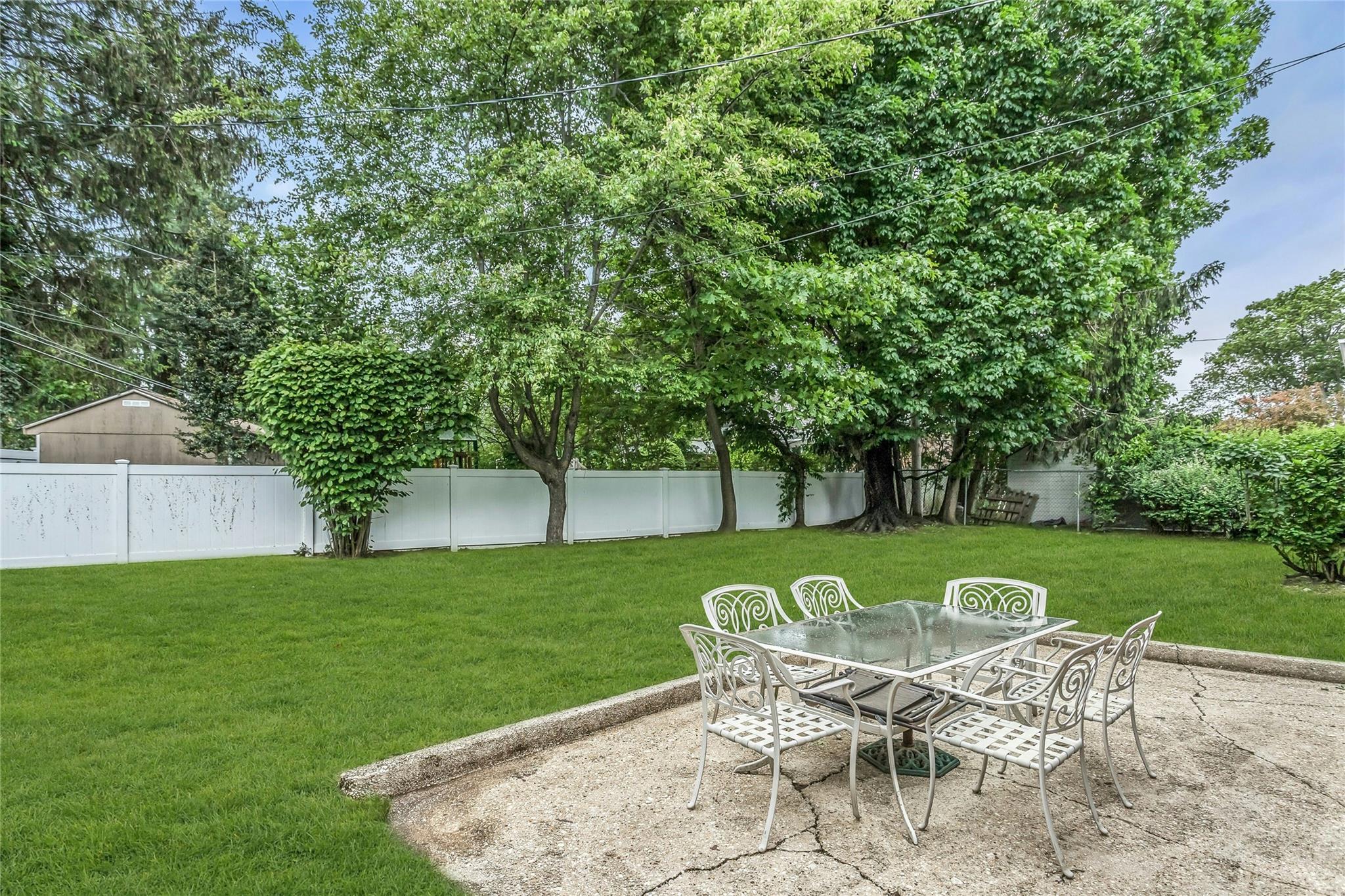 97 Westbury Avenue, Plainview, New York image 28