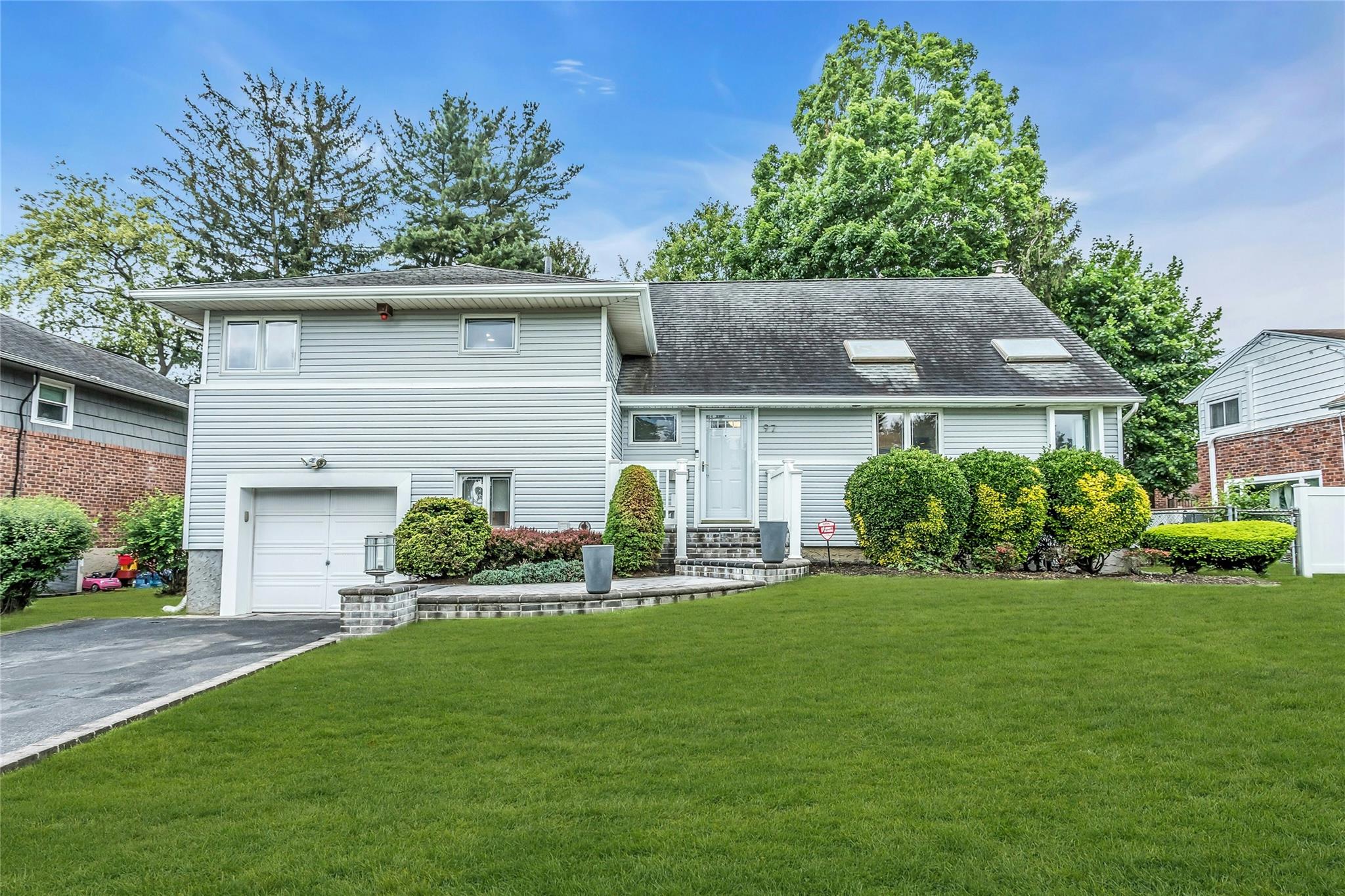 97 Westbury Avenue, Plainview, New York image 1