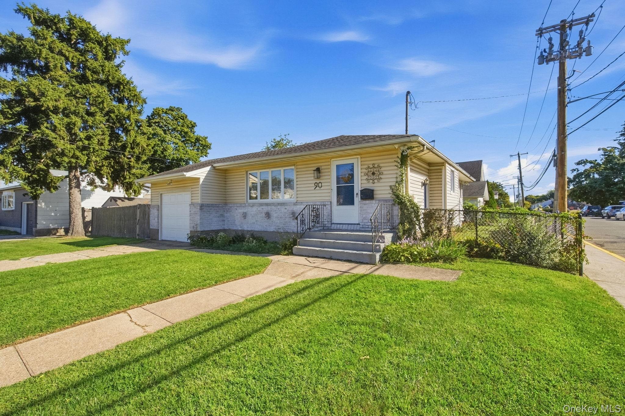 90 Conklin Street