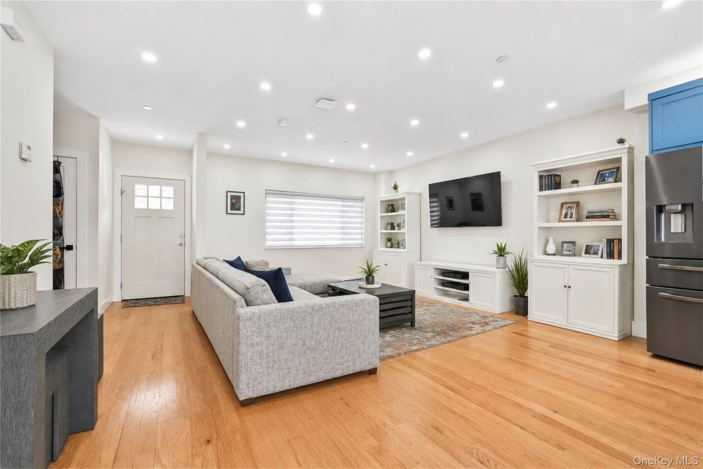 Photo of 925 Hart Street, Brooklyn, NY 11237 (MLS # 1013654)