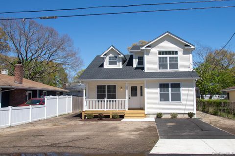 Homes For Sale - 33 Dressel<br/> Mastic, NY 11950