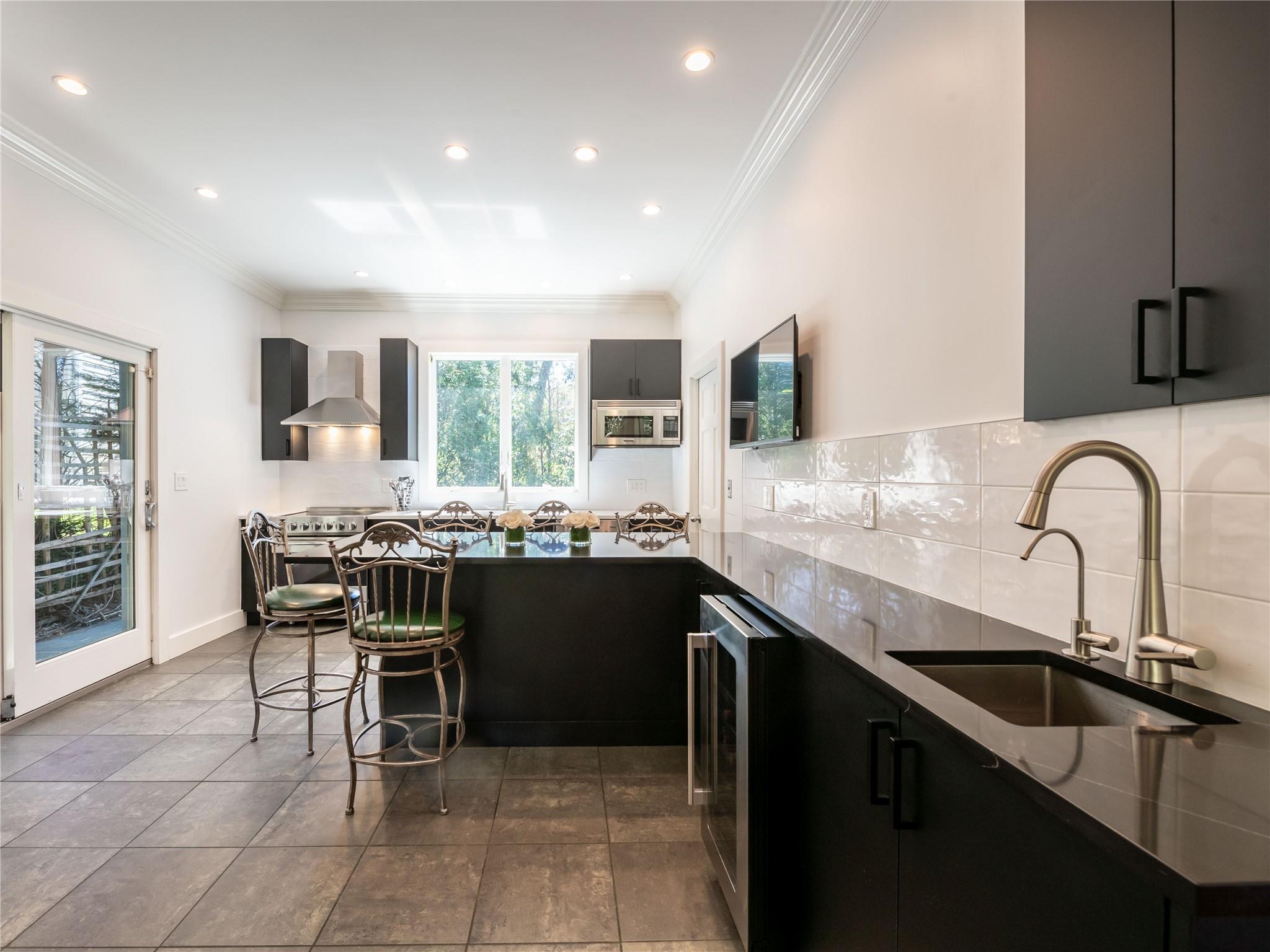 4 Terrace Court, Port Washington, New York image 10