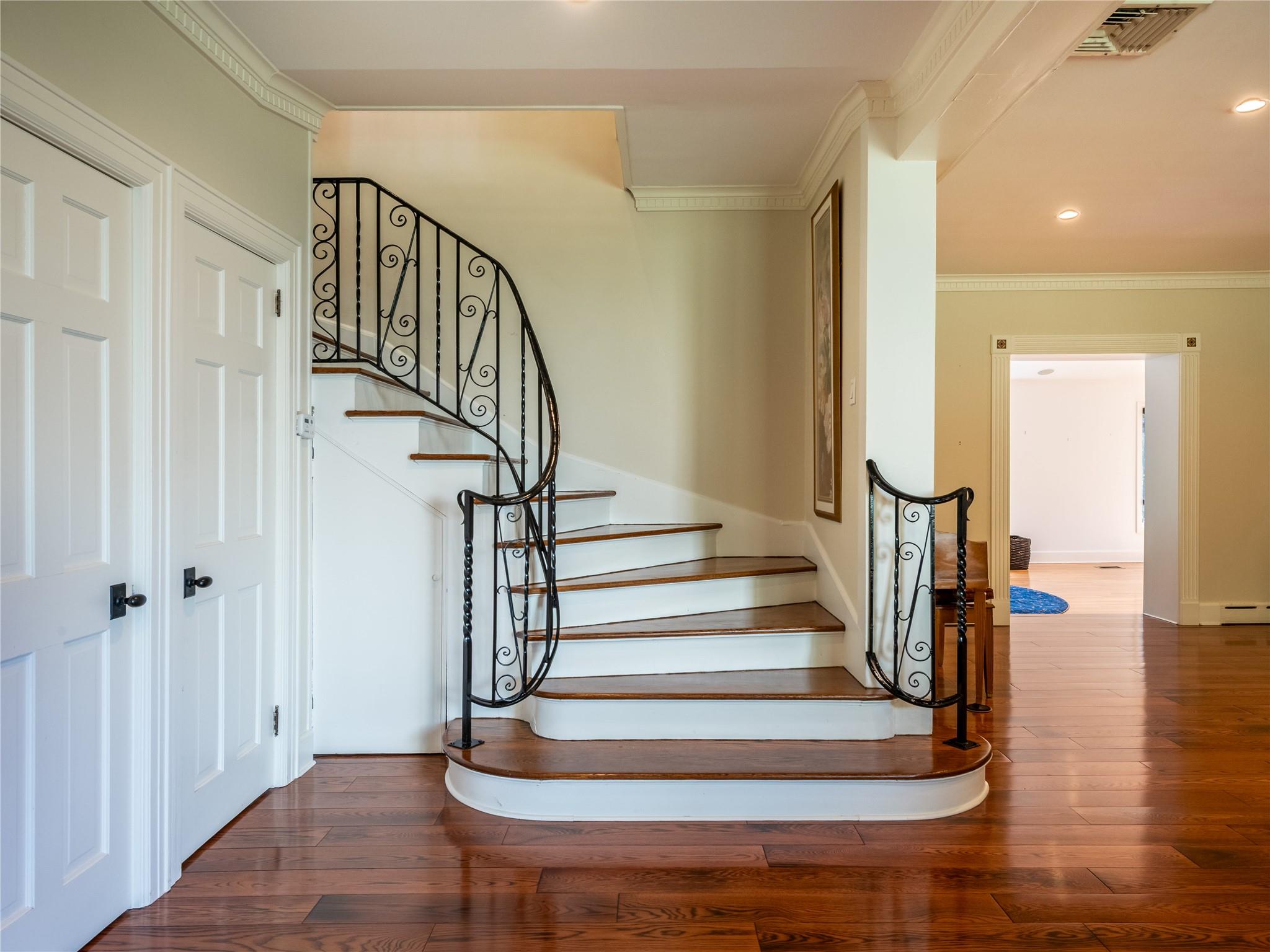 4 Terrace Court, Port Washington, New York image 17