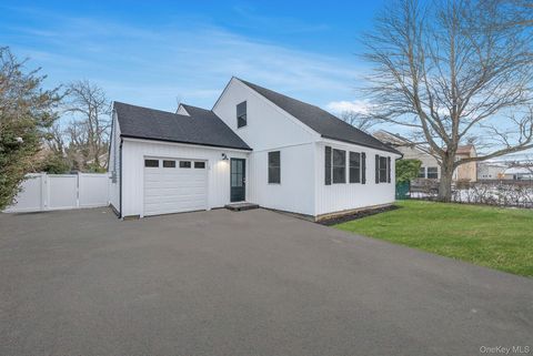 41 Nancy Place Massapequa NY 11758