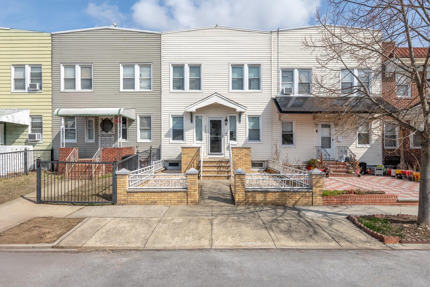 9213 215th Place, Queens Village, New York image 2