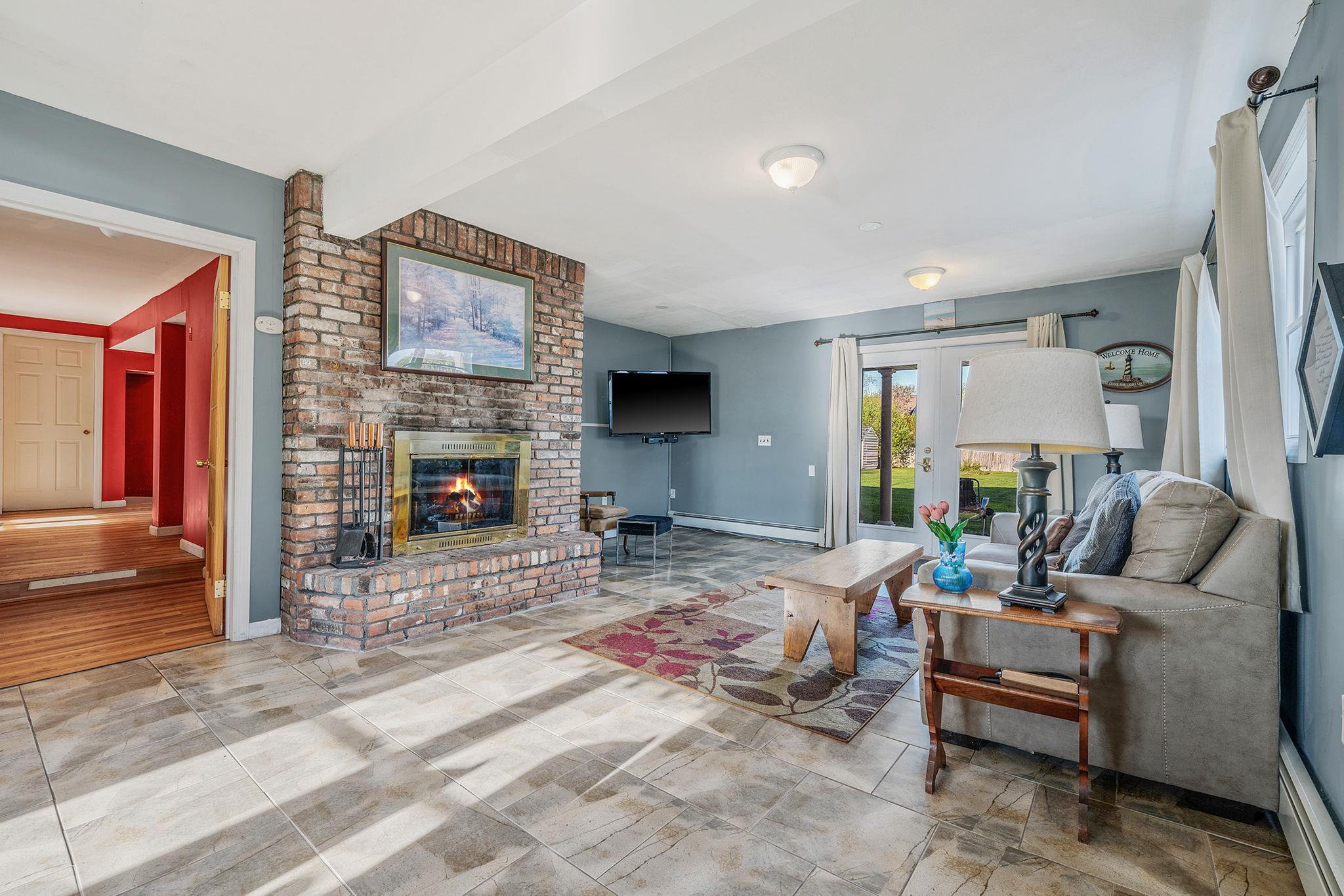 146 Awixa Avenue, Bay Shore, New York image 26