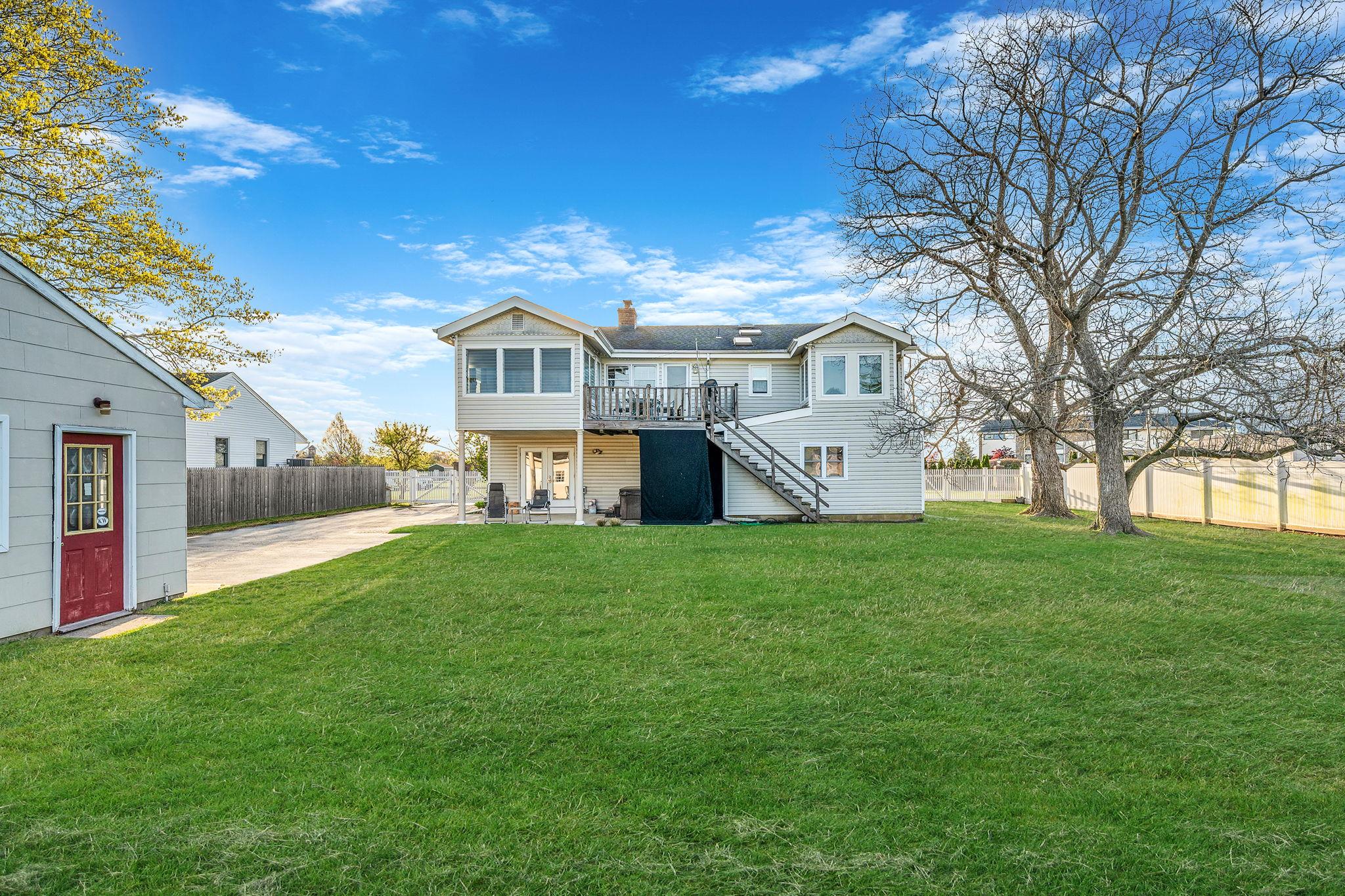 146 Awixa Avenue, Bay Shore, New York image 32