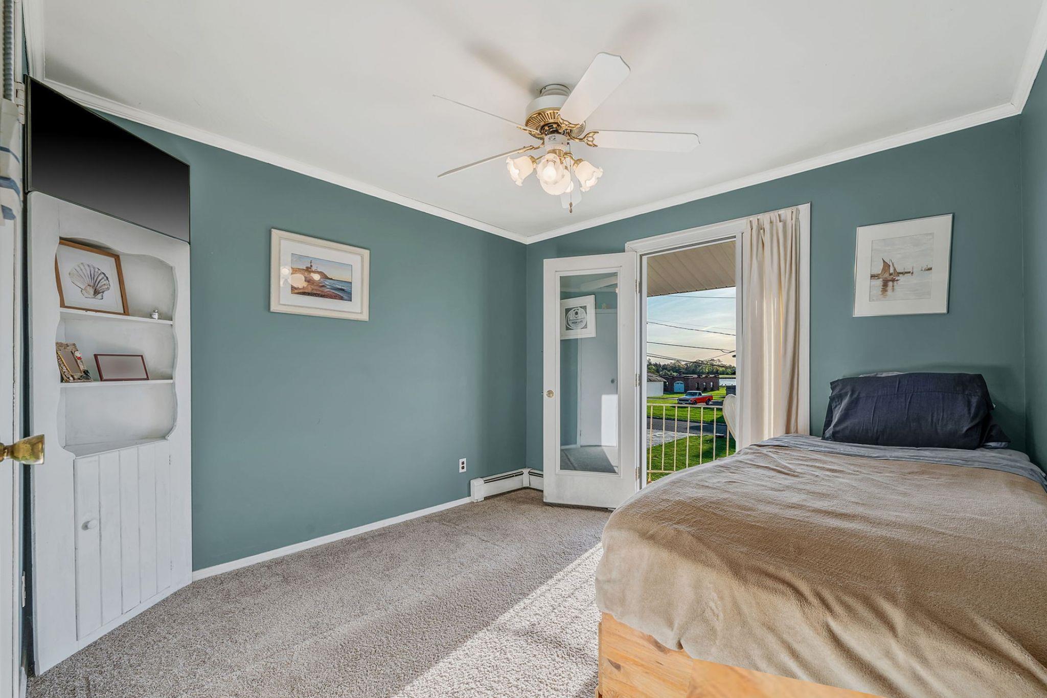 146 Awixa Avenue, Bay Shore, New York image 22