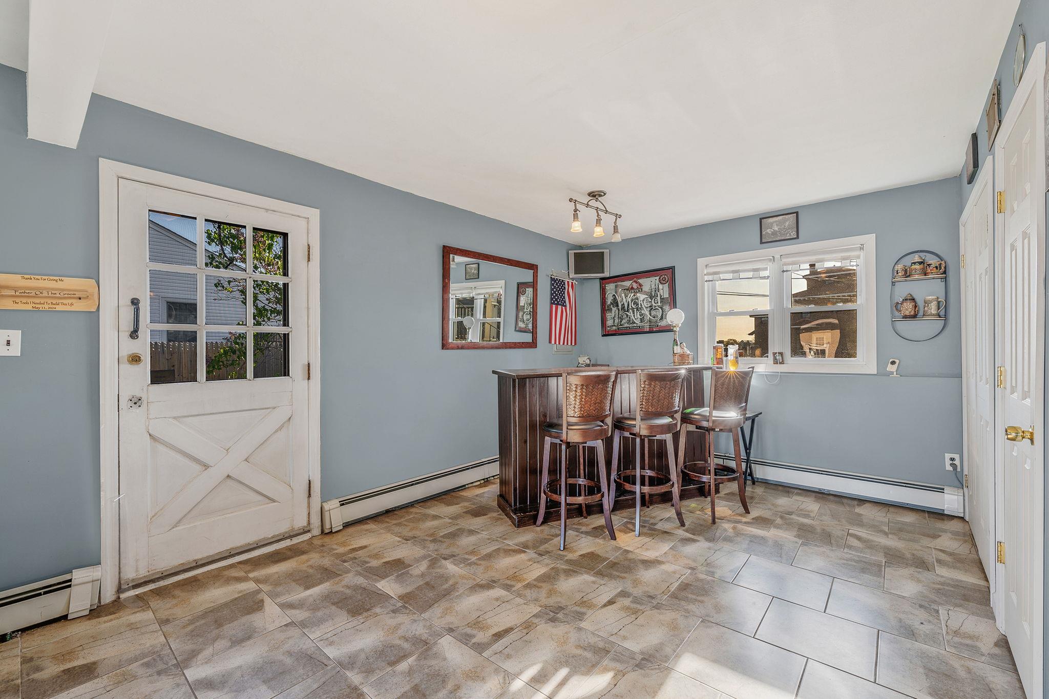 146 Awixa Avenue, Bay Shore, New York image 27